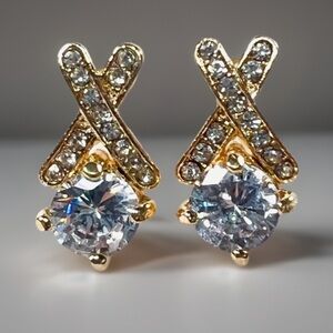 Pretty lightweight, goldtone, clear bling dressy costume pierced earrings